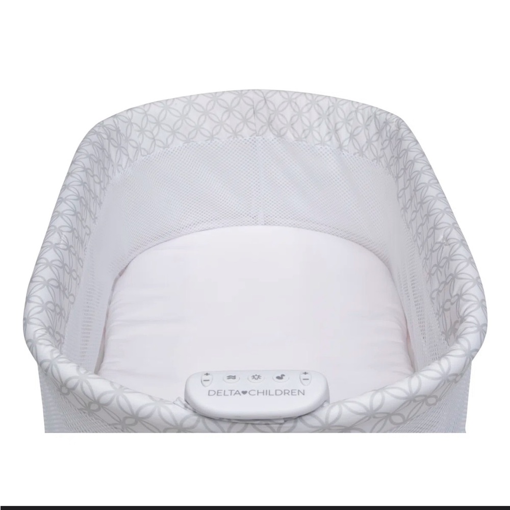 Gray and White Quilted Bassinet Mattress Pad with Geometric Stitching + 2 cover